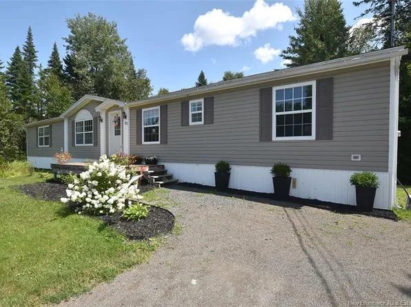 12 Cedar St, Lincoln, NB E3B 9C4