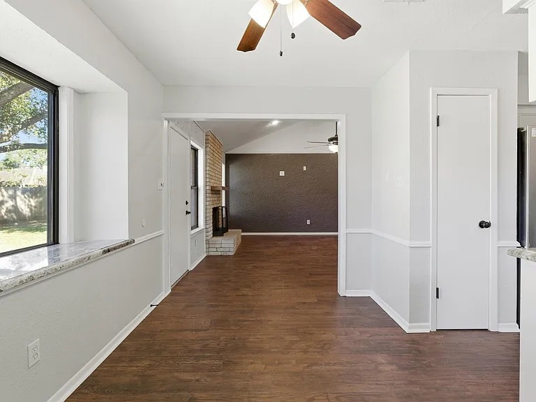 3721 Avenue R — Photo 12