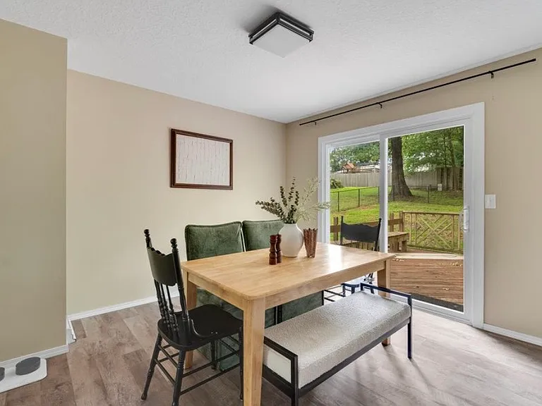 134 Valleyview Dr — Photo 10
