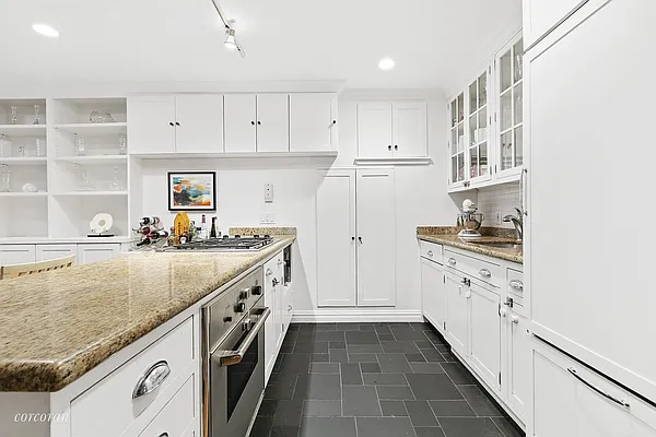 Sold by Corcoran | media 6