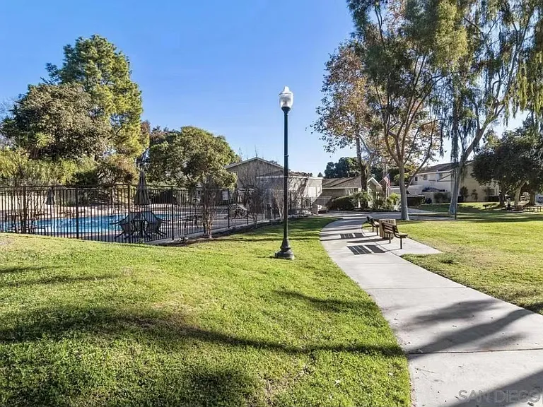 7866 Camino Huerta — Photo 5