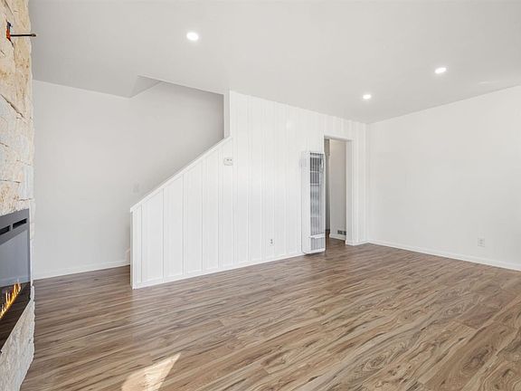 5th image of 200 Pickwick Drive
