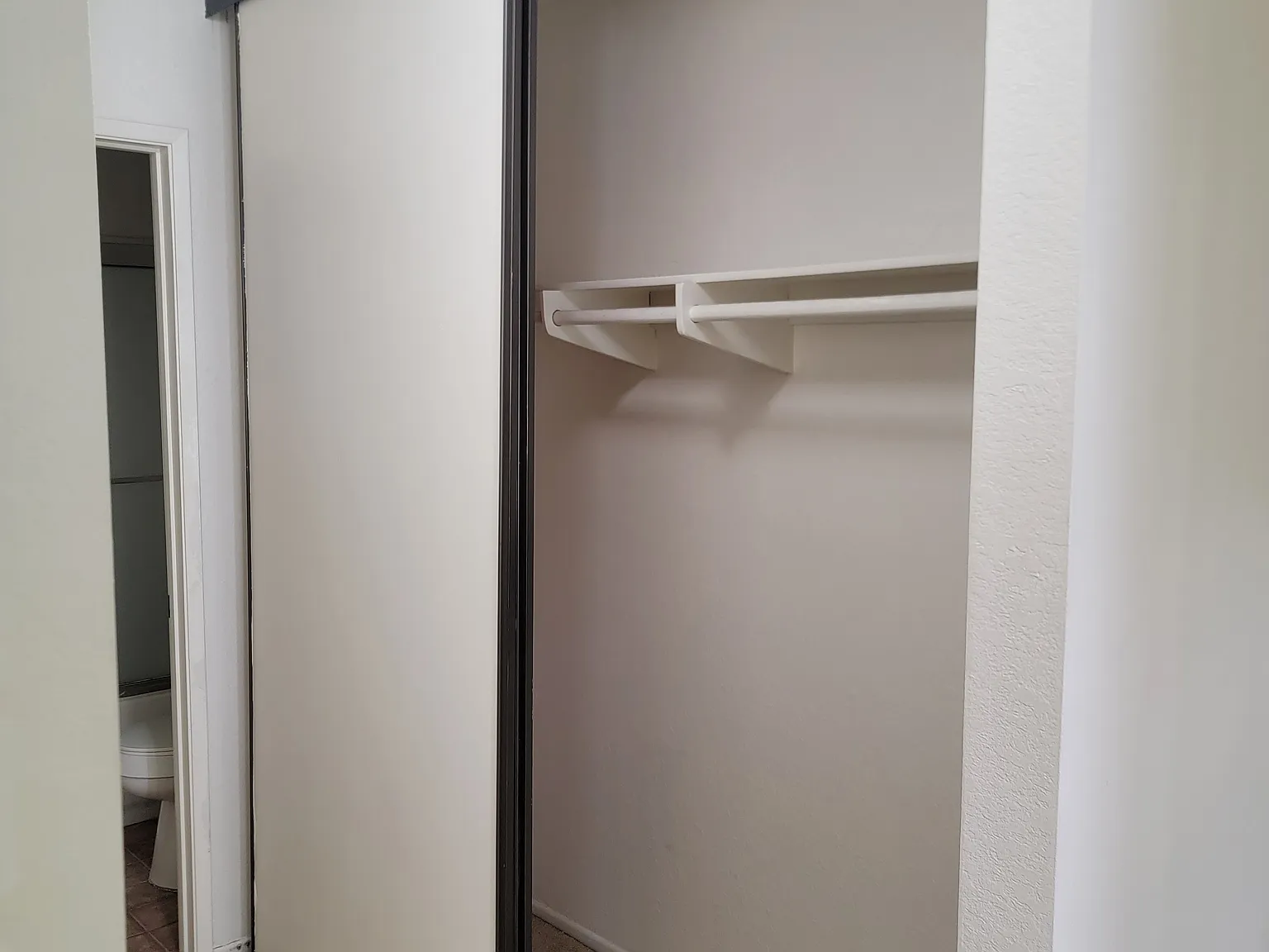 2 bed, 907 sqft, $1,365 — Photo 3