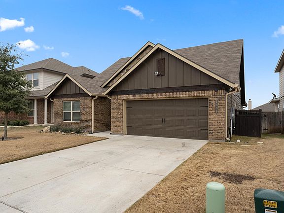 3rd image of 1309 Amber Dawn Dr