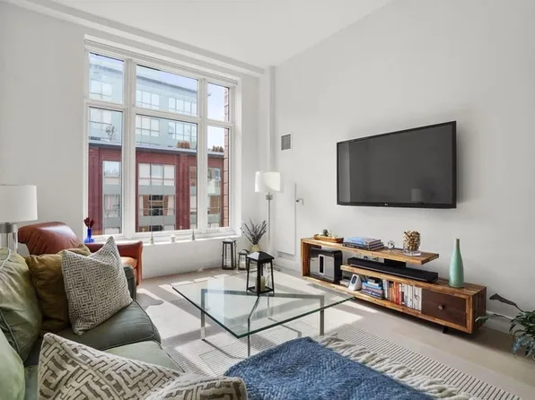 100 Lovejoy Wharf Unit 12P, Boston, MA 02114