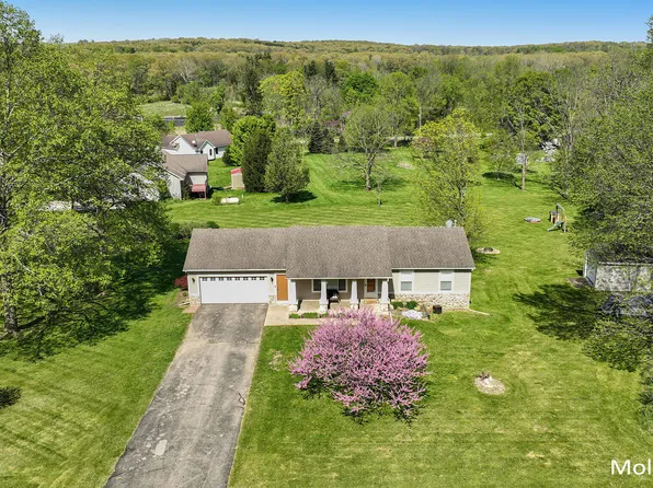 2114 Fox Mountain Dr, Otsego, MI 49078