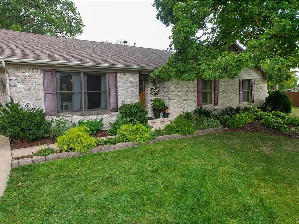 104 Lake Ct, Catlin, IL 61817 Zillow