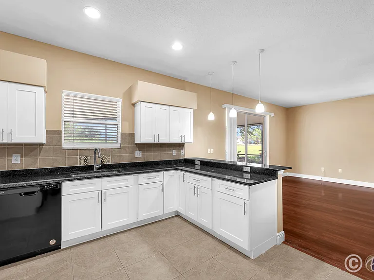10904 Summerton Dr — Photo 14