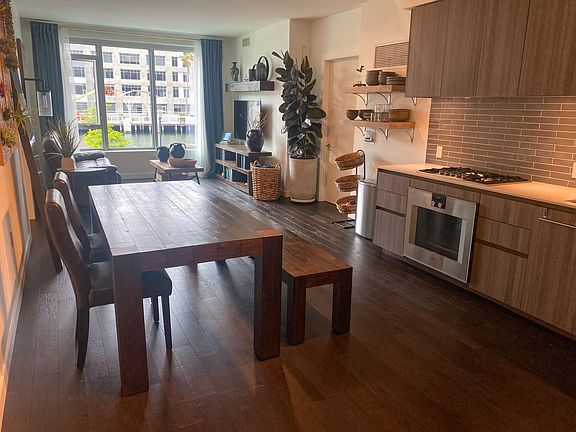 4th image of 1000 3rd St Unit 202