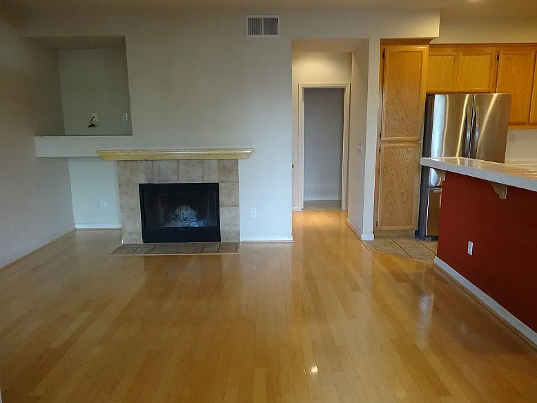 2 bed, 2.5 bath, 1213 sqft, $2,950 — Photo 3