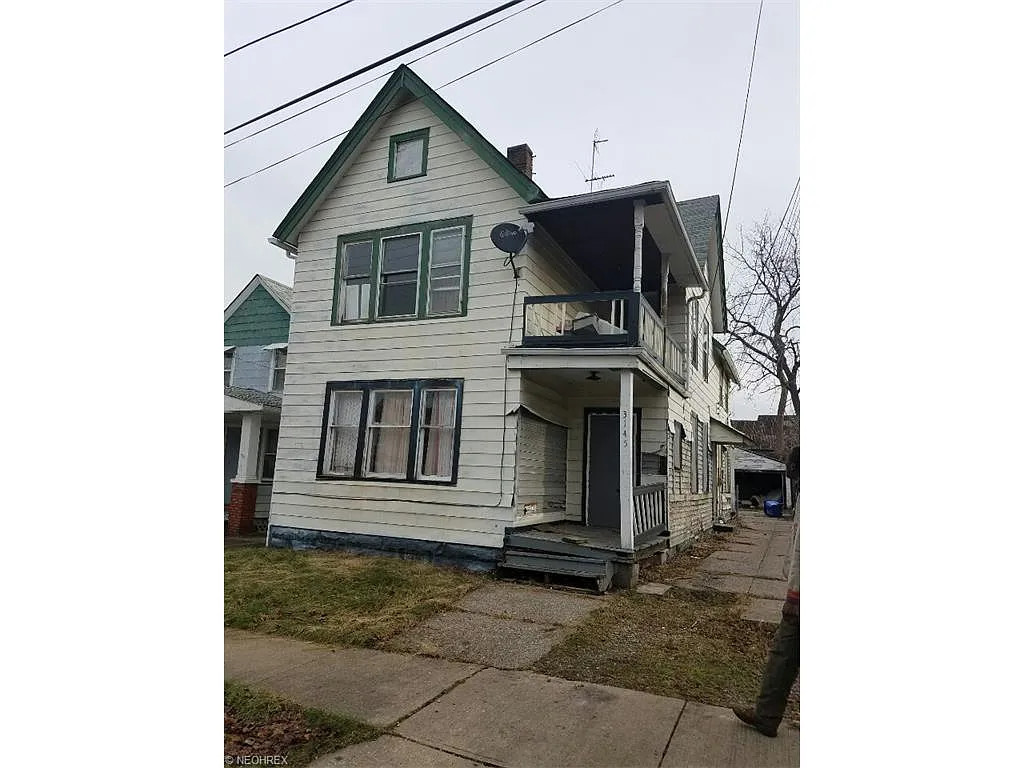 3145 W 40th St photo 1