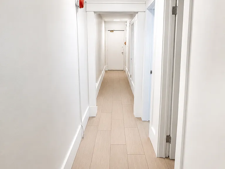 310 Roncesvalles Ave — Photo 2