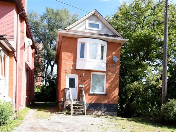 734 King St W, Hamilton, ON L8S 1J8