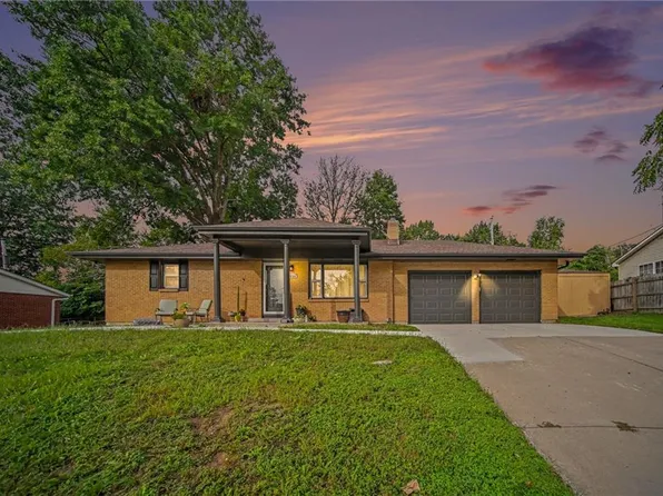 6738 N Madison Ave, Kansas City, MO 64118