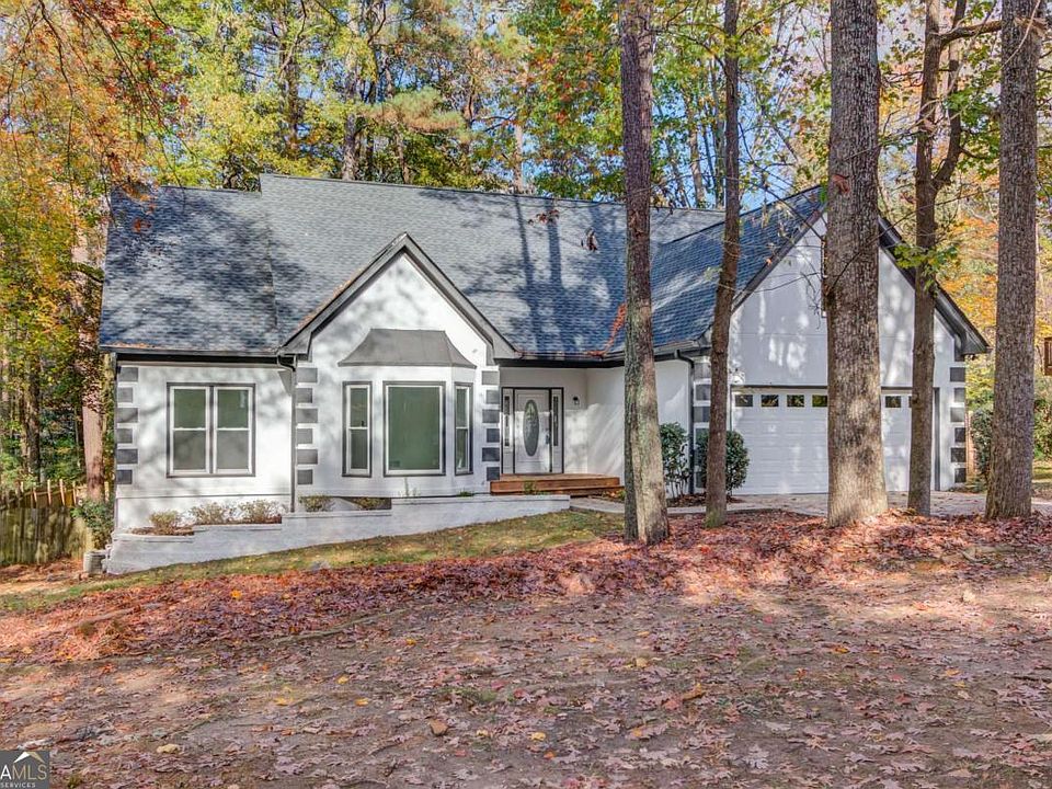 1st image of 370 Shyrewood Dr