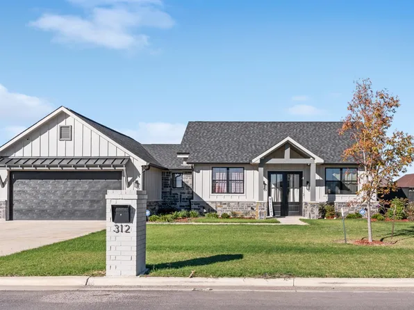 312 James St, Mabank, TX 75147