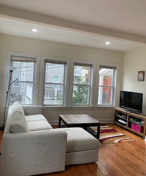6 Wilson Ave #1 — Photo 2