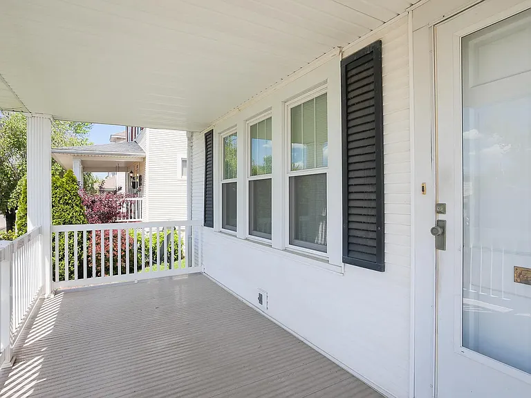 815 E Chestnut St — Photo 25