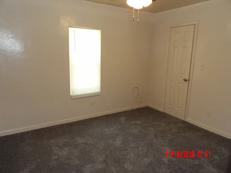 1716 N Jordan Ave — Photo 23
