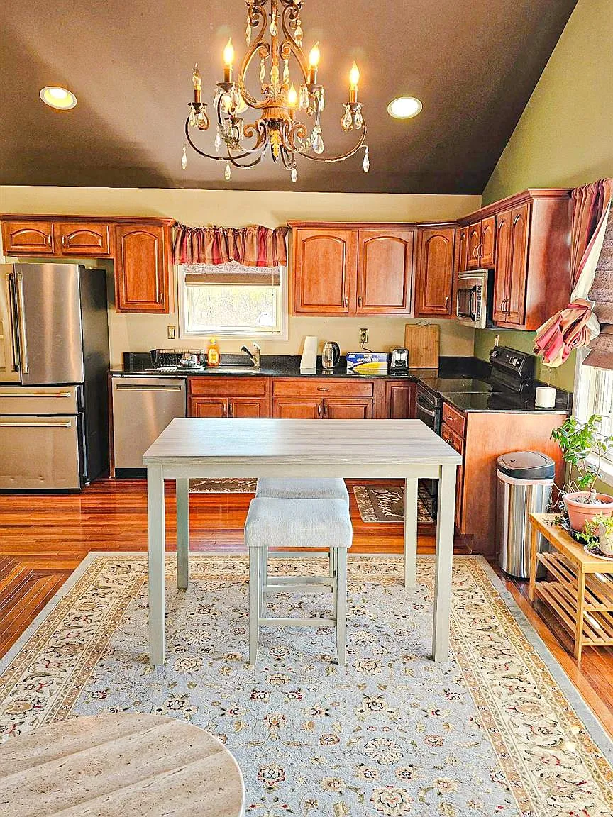 1 bed, 1.0 bath, 625 sqft, $2,500 — Photo 3