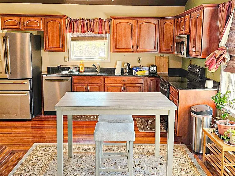 315 Arcadia Rd — Photo 3