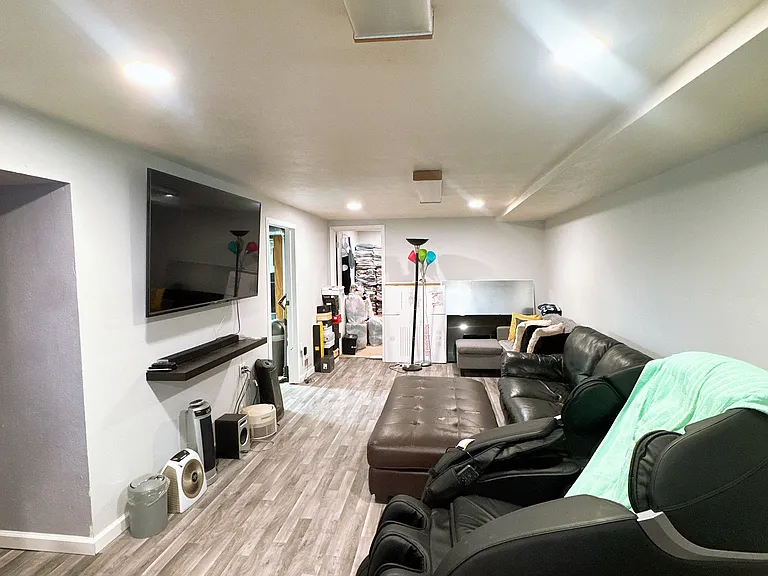 6051 Robert Dr — Photo 21