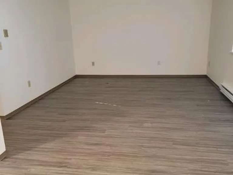 Whispering Pines Apartments — Photo 14