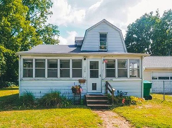 130 Sharon Ave