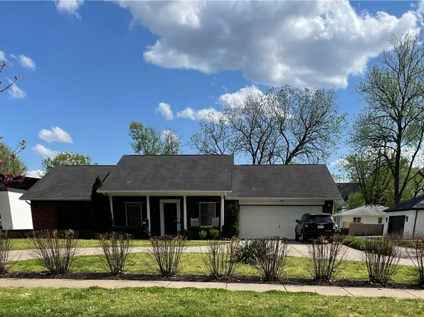 403 W Central Ave, Bentonville, AR 72712