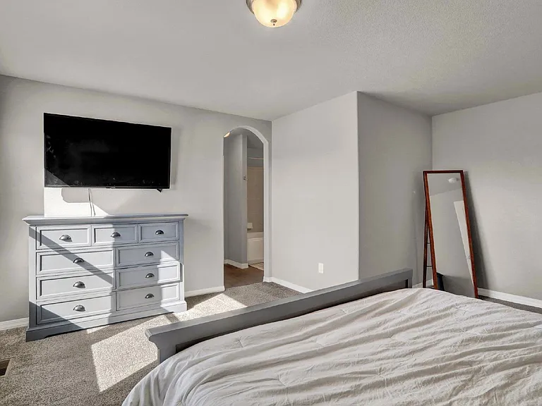 10659 Traders Pkwy — Photo 17