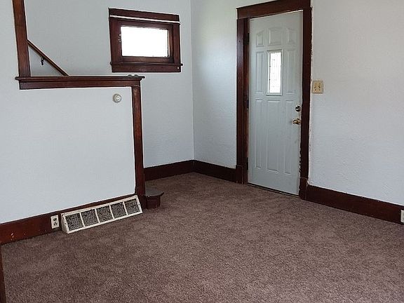4th image of 361 Lemert St