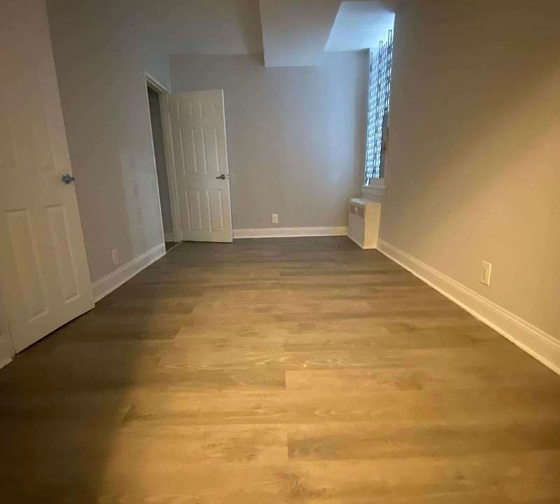 1st image of 946 Bronx Park S #A