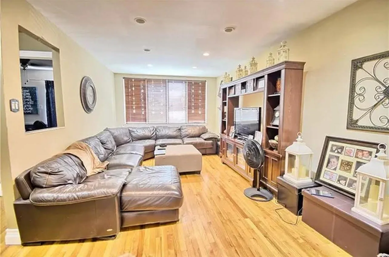 3 bed, 1.5 bath, 1300 sqft, $3,200 — Photo 4