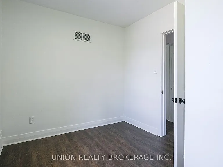87 Midland Ave — Photo 13