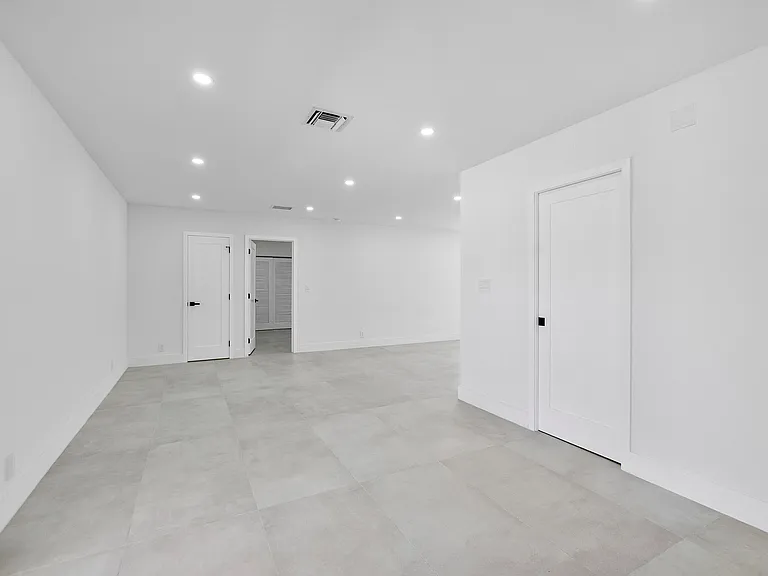 1891 SE 5th Ct — Photo 21