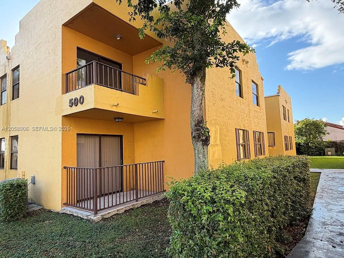 Soleil Lake Condo — Photo 2