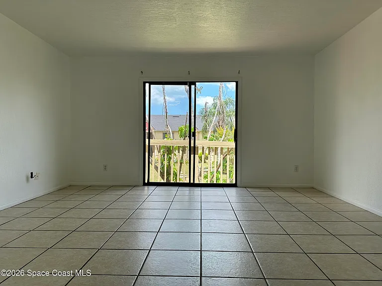 2130 Forest Knoll Dr NE #202 — Photo 3