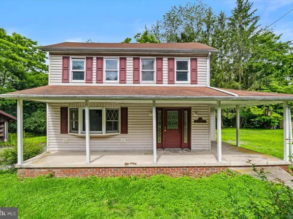 10 Deer Ln, Pottsville, PA 17901