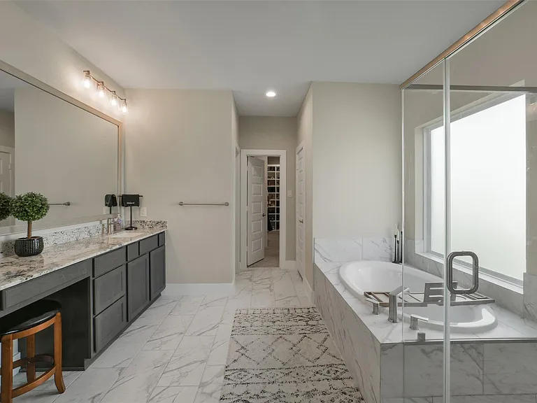 23610 Iris Field Ct — Photo 18