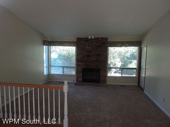 3rd image of 25422 213th Pl SE Unit 13