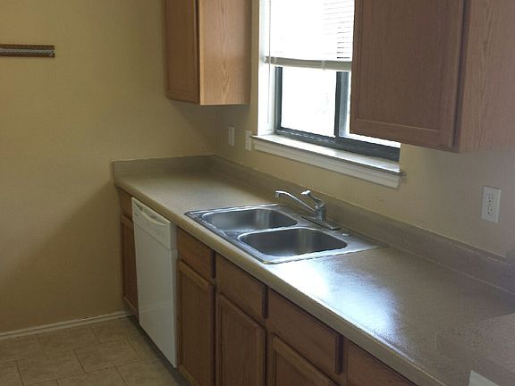 2nd image of 3660 Fm 2673 APT A3