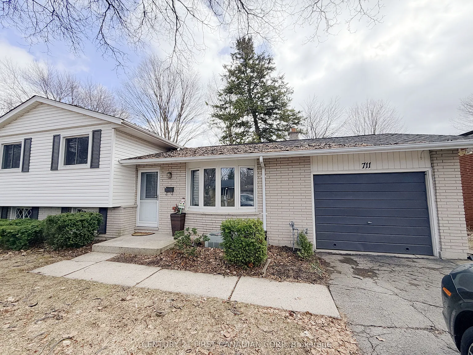 3 bed, $2,190 — Photo 1