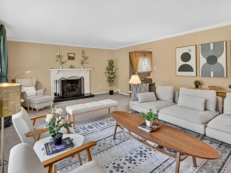 462 Greenhurst Dr — Photo 14