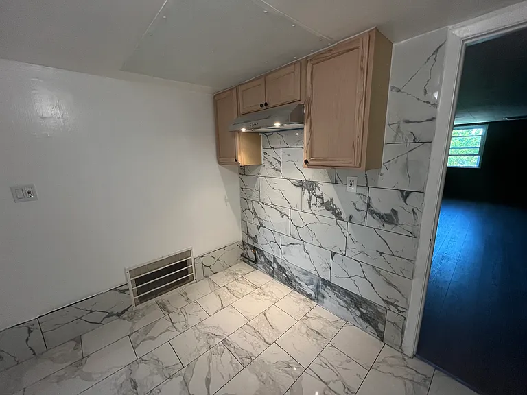90 Longmeadow Rd #3 — Photo 9