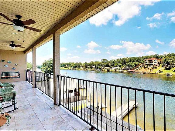 2nd image of 225 Lookout Point #E6