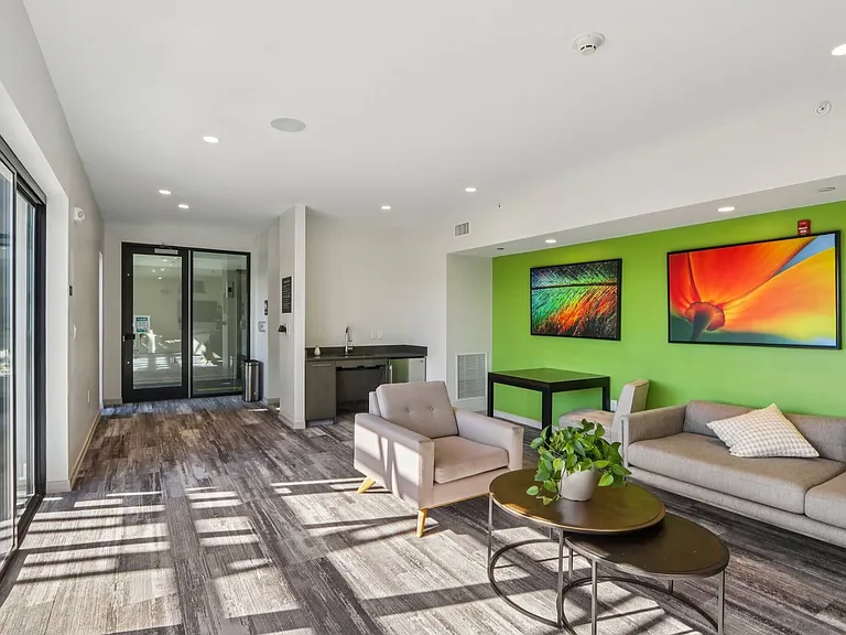 Park77 Apartments — Photo 116