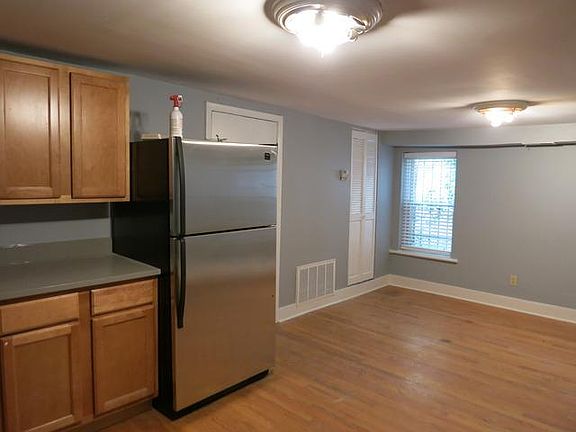 5th image of 1241 W Barry Ave #G
