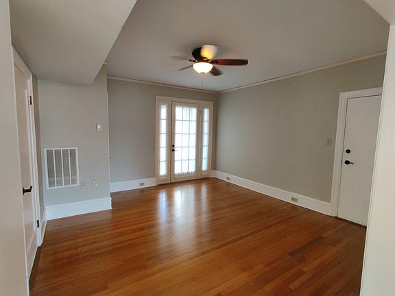 4th image of 3410 Monument Ave Unit 203