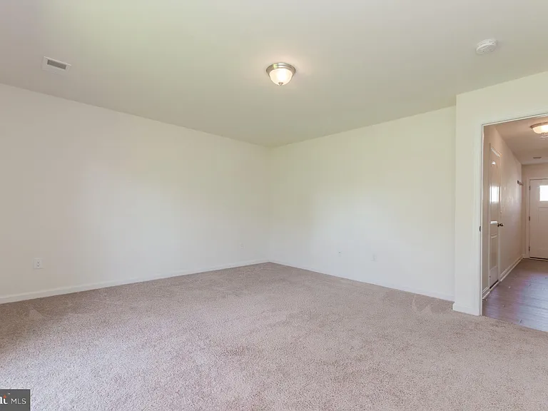 172 Drexel Ct — Photo 13