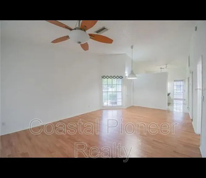 16101 Rambling Vine Dr E — Photo 4